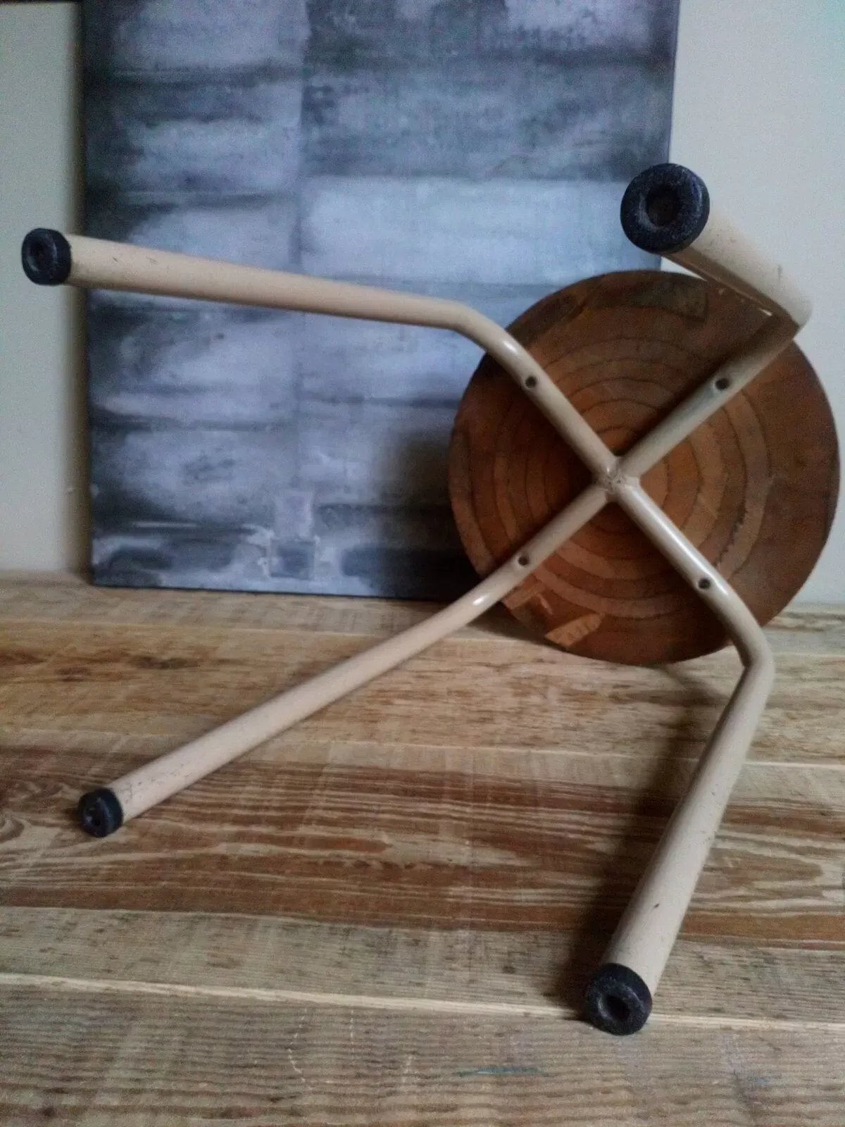 Illustration numéro 4 du produit Tabouret d'atelier pieds en tubes métal industriels