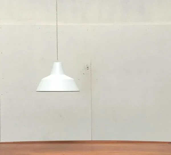 Illustration numéro 4 du produit Suspension danoise en émail de Louis Poulsen, années 1960