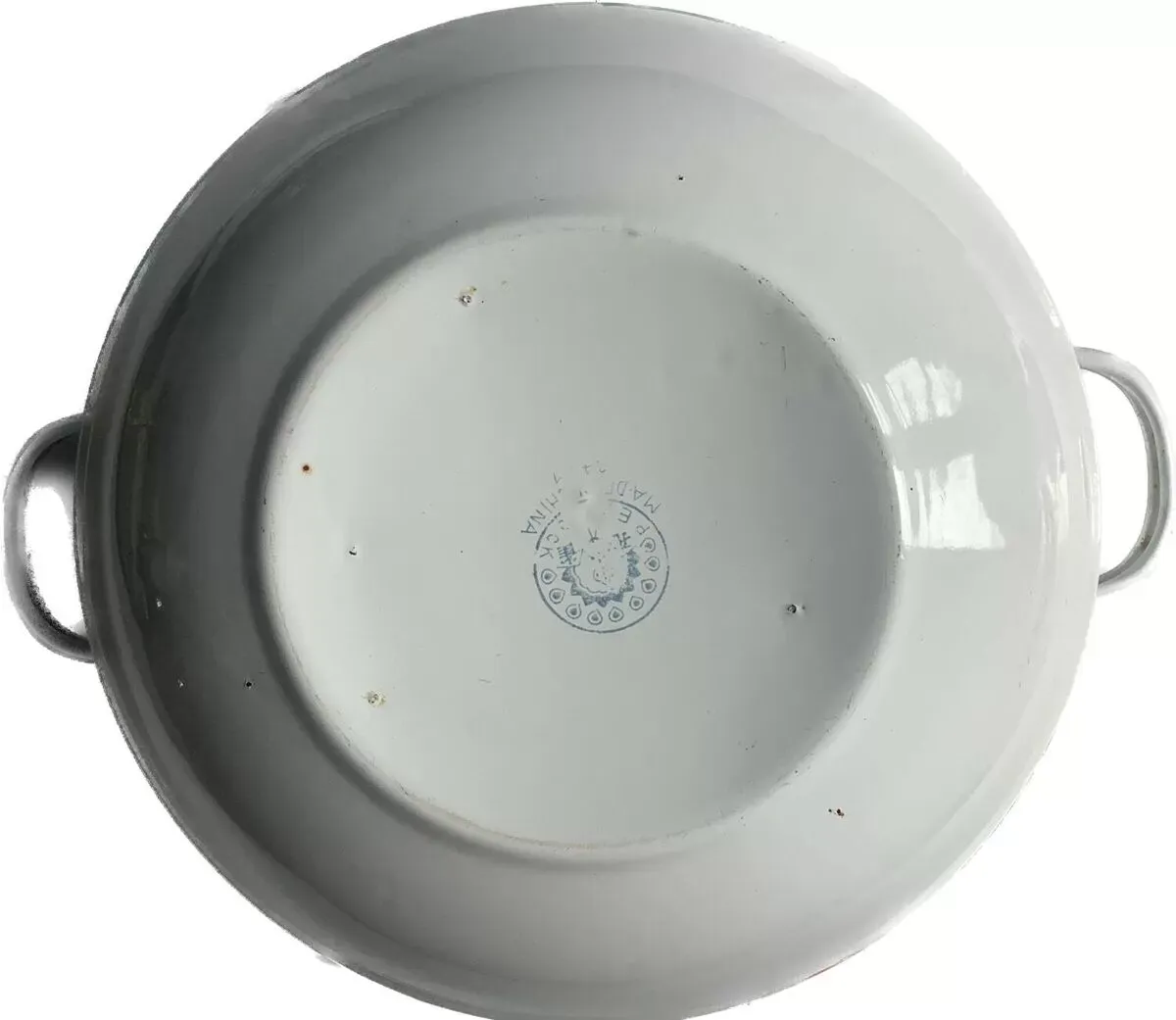 Illustration numéro 4 du produit Soupière en tôle émaillée