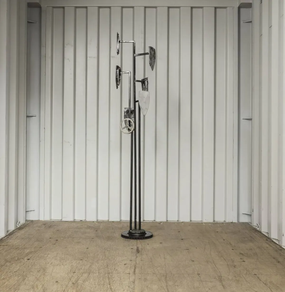 Illustration numéro 4 du produit Porte chapeau monteau French Hat Hanger handcrafted industrial vintage