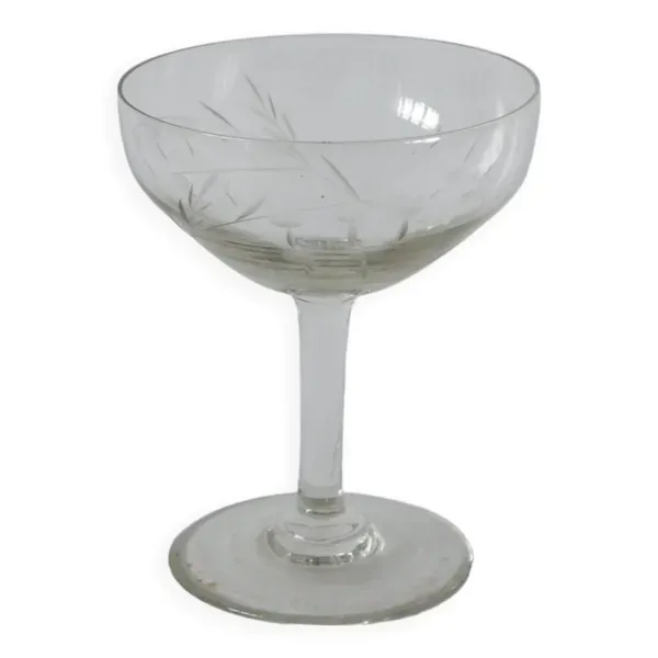 Illustration numéro 4 du produit Lot de 6 coupes à champagne dépareillées en cristal 1930-1950