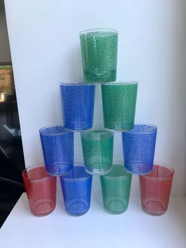 Illustration numéro 4 du produit lot de 8 verres à eau colorés années 70