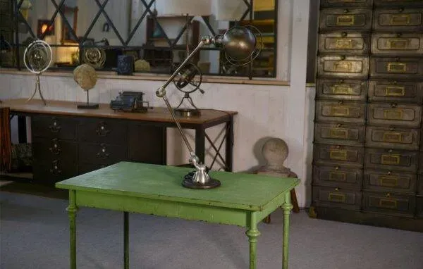 Illustration numéro 4 du produit Lampe Jieldé 2 bras réglables sur socle par Jean-Louis Domecq 1950’s