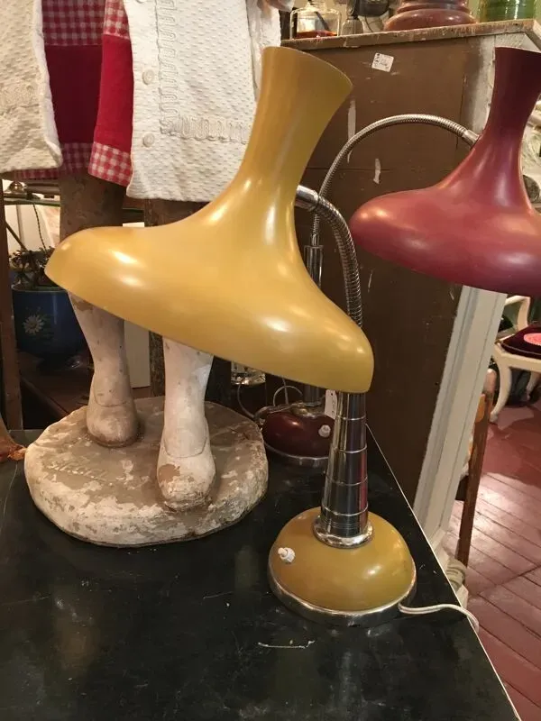 Illustration numéro 4 du produit Lampe de bureau années 50