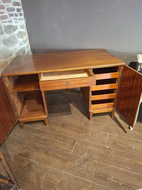 Illustration numéro 4 du produit Bureau scandinave