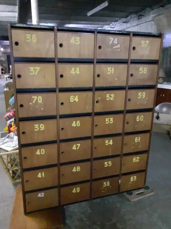 Illustration numéro 4 du produit Meuble de métier