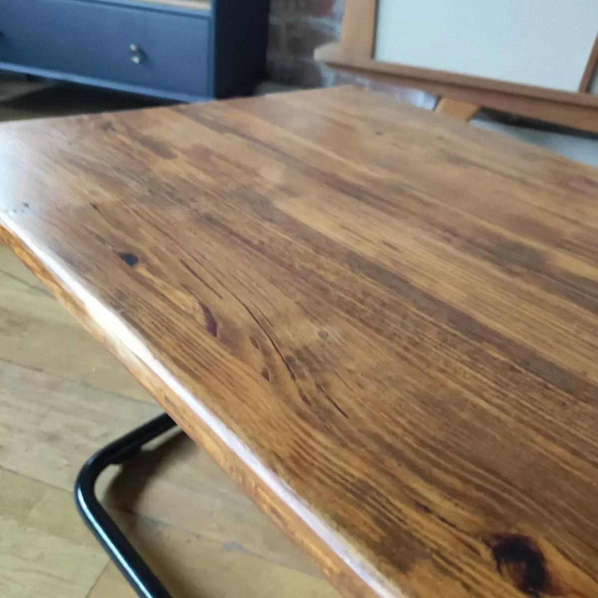 Illustration numéro 4 du produit Table basse industrielle métal et bois