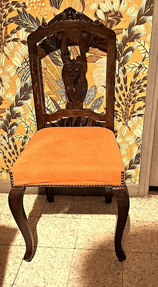 Illustration numéro 4 du produit Chaise bois vernissé et tissu velours orange 1880 /1900