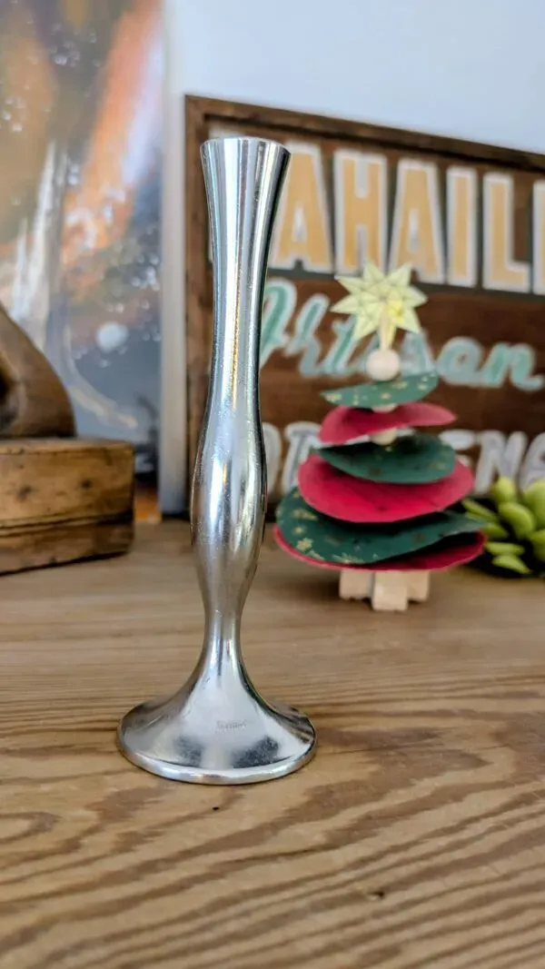 Illustration numéro 4 du produit Soliflore vintage Damart en métal poli – Design moderniste XXe siècle