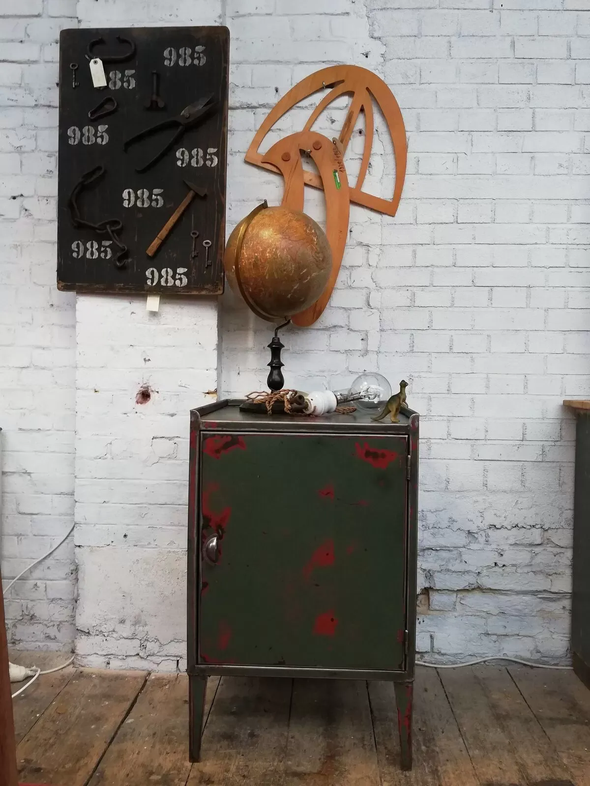 Illustration numéro 4 du produit Placard industriel, meuble d'atelier en tôle