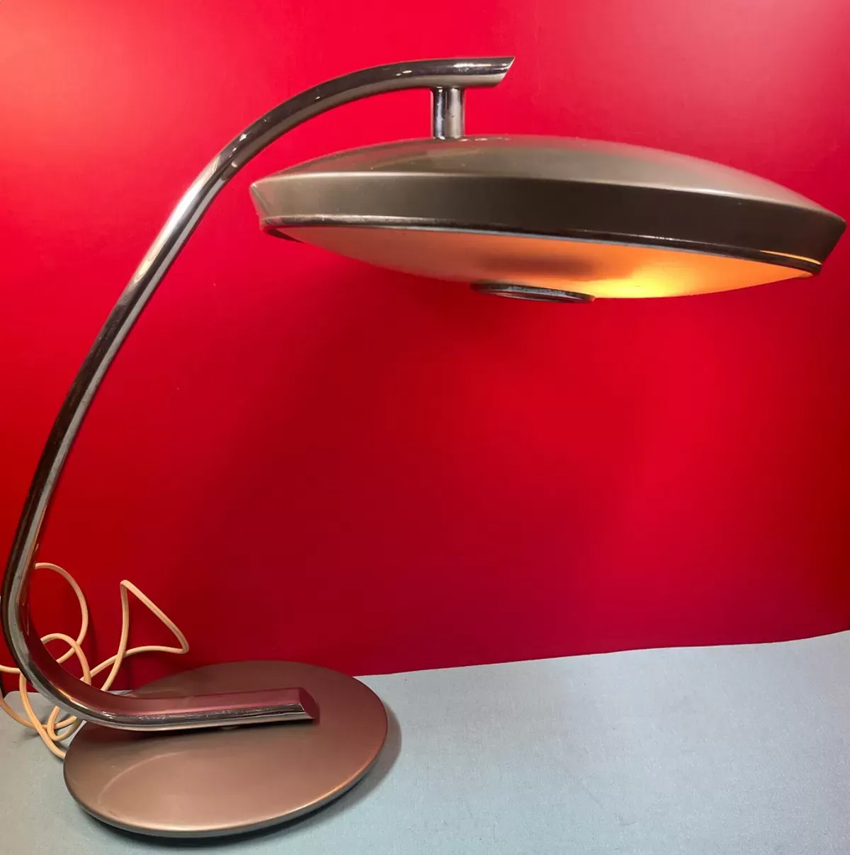 Illustration numéro 4 du produit Lampe industielle de bureau, 60/70s