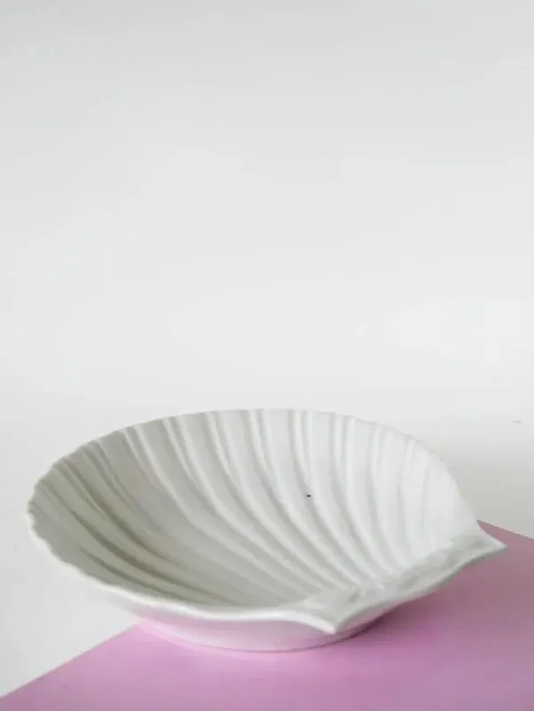 Illustration numéro 4 du produit Coupe en céramique coquillage, blanc, 1970
