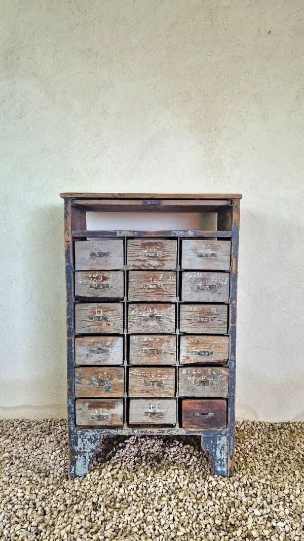 Illustration numéro 4 du produit Meuble de métier