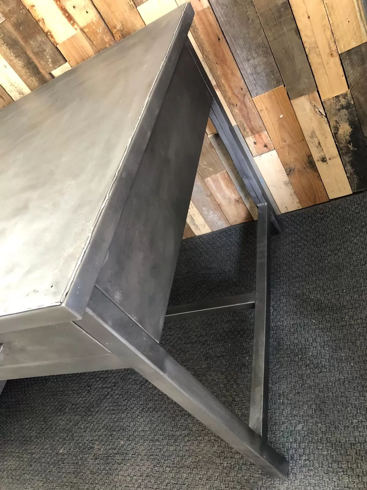 Illustration numéro 4 du produit Bureau meuble de métier industriel métallique