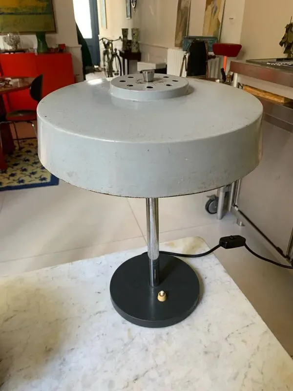 Illustration numéro 4 du produit Lampe en métal gris de style industriel, années 1950-60