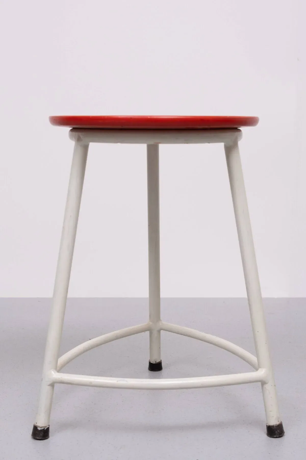 Illustration numéro 4 du produit paire de tabourets Ahrend de Cirkel Design Friso Kramer années 1950 Hollande