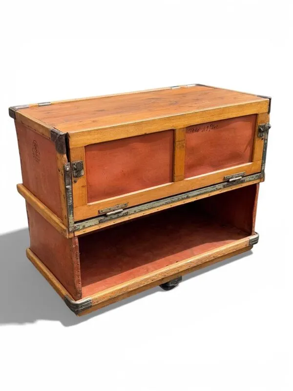 Illustration numéro 4 du produit Caisse buffet bar / étagère – Mobilier industriel « Suroy »