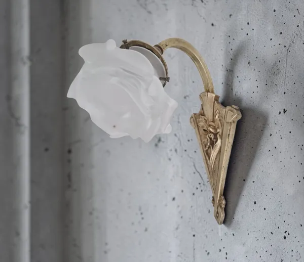 Illustration numéro 4 du produit Applique Art Nouveau bronze doré - Tulipe verre dépoli - Époque 1900