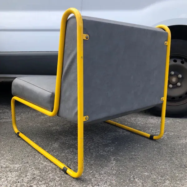 Illustration numéro 4 du produit Paire de chauffeuses design Henri Julien