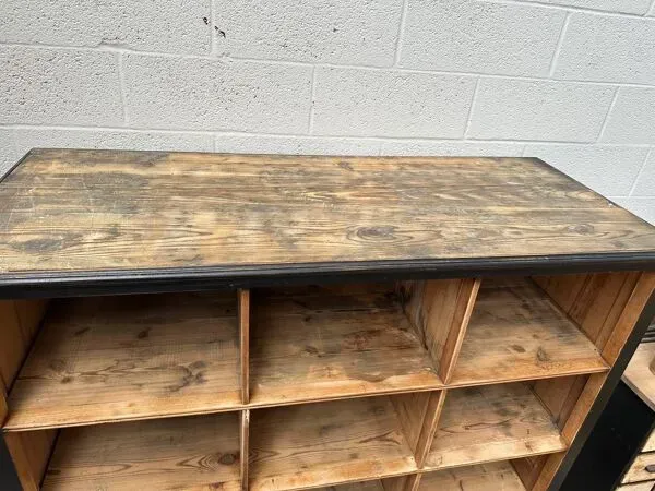 Illustration numéro 4 du produit Meuble d’atelier Début XXème