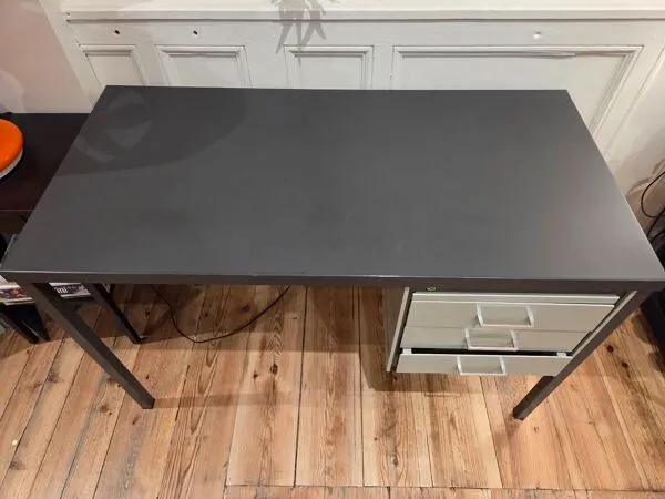 Illustration numéro 4 du produit Bureau vintage industriel Gispen avec caisson 3 tiroirs