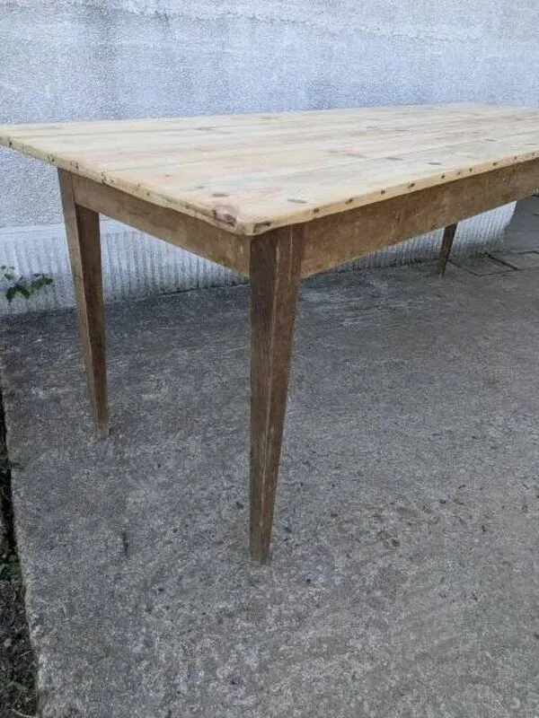 Illustration numéro 4 du produit Table de ferme