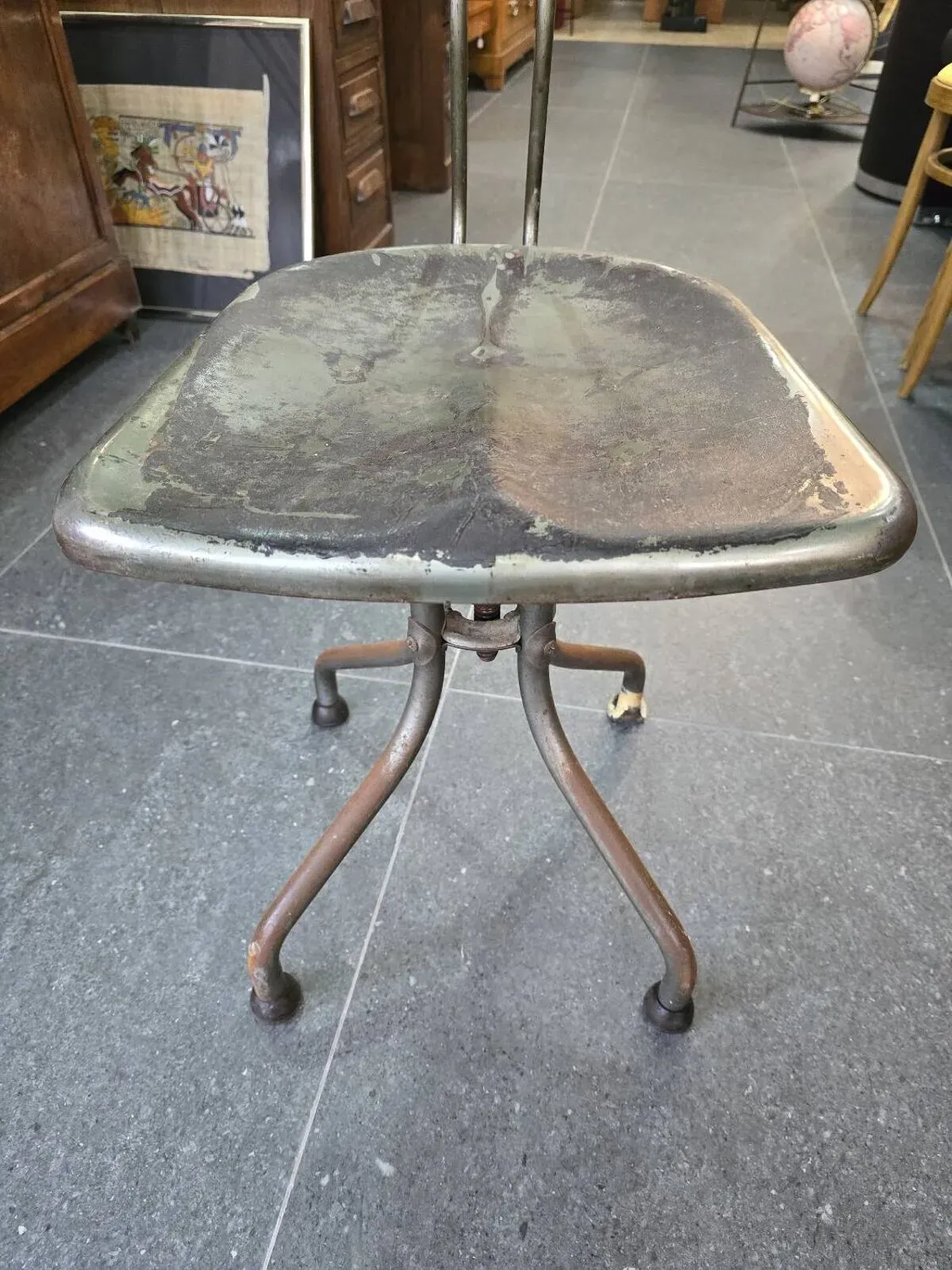 Illustration numéro 4 du produit Chaise industriel M42 par henrie lieber pour flambo