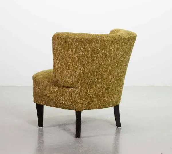 Illustration numéro 4 du produit Fauteuil club design hollandais, revêtement en laine chaude et pieds en chêne massif, années 50