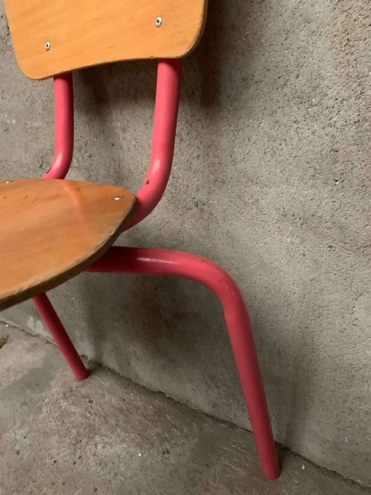 Illustration numéro 4 du produit Chaise d’école originale