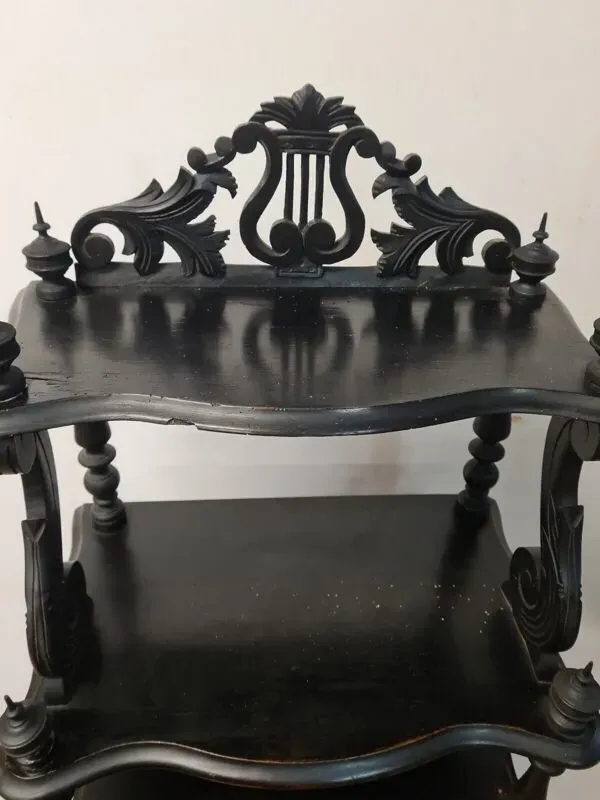 Illustration numéro 4 du produit Étagère, casier à musique de style Napoléon III