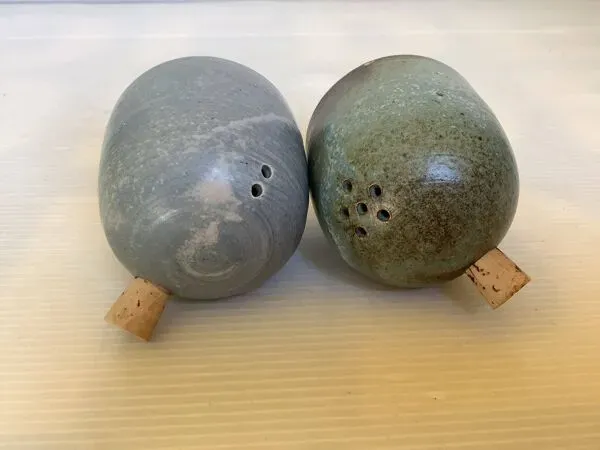 Illustration numéro 4 du produit Sel et poivre céramique artisanale