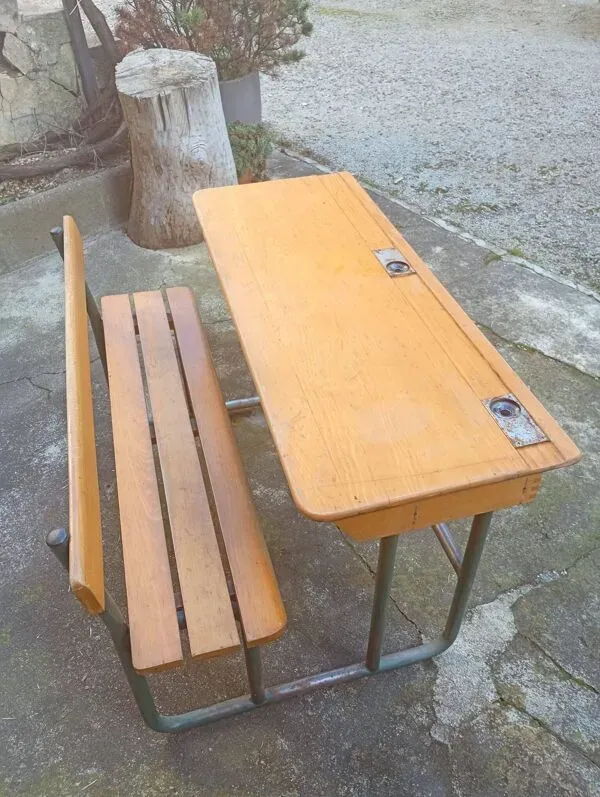 Illustration numéro 4 du produit Bureau écolier vintage