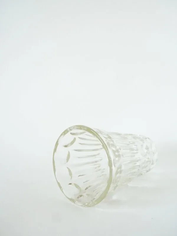 Illustration numéro 4 du produit grand vase en verre moulé, Art Déco, 1930 - 20 X 13 cm