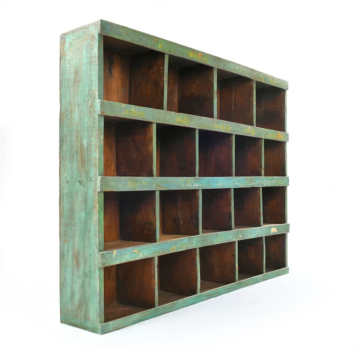 Illustration numéro 4 du produit Meuble d’atelier en bois à 19 casiers