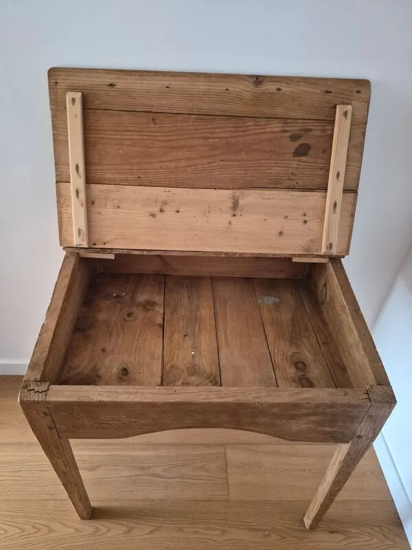 Illustration numéro 4 du produit Petit bureau écolier