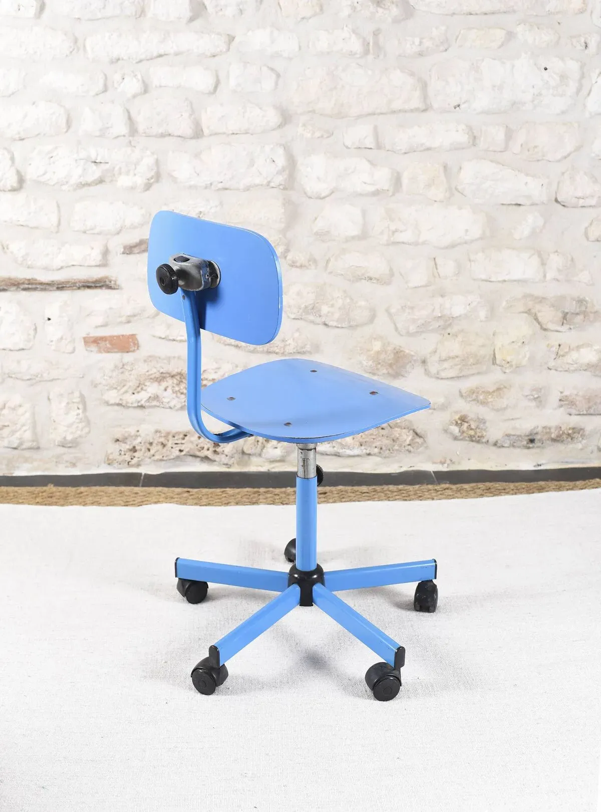 Illustration numéro 4 du produit Chaise industrielle de bureau vintage