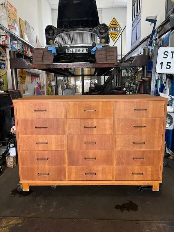 Illustration numéro 4 du produit Meuble de metier