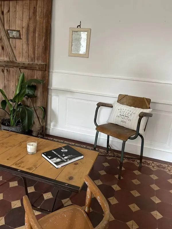 Illustration numéro 4 du produit Table basse type palette SNCF