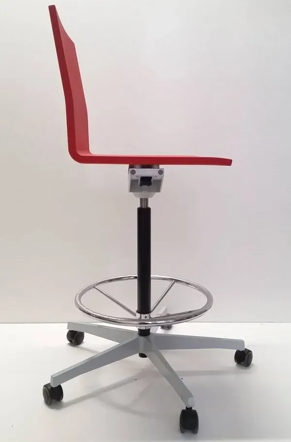 Illustration numéro 4 du produit Chaise haute ou de bar rouge Maarten Van Severen .04