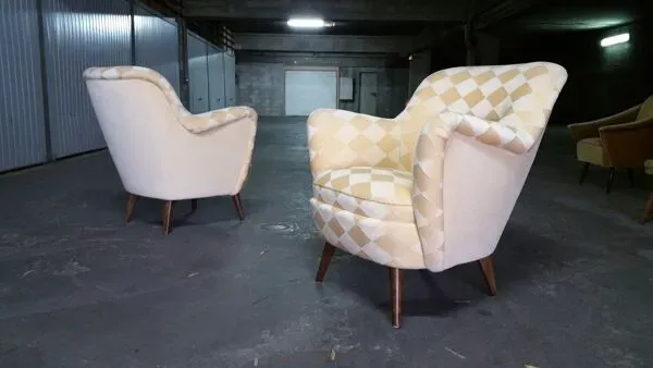 Illustration numéro 4 du produit Fauteuil club organique année 50-60 restauré