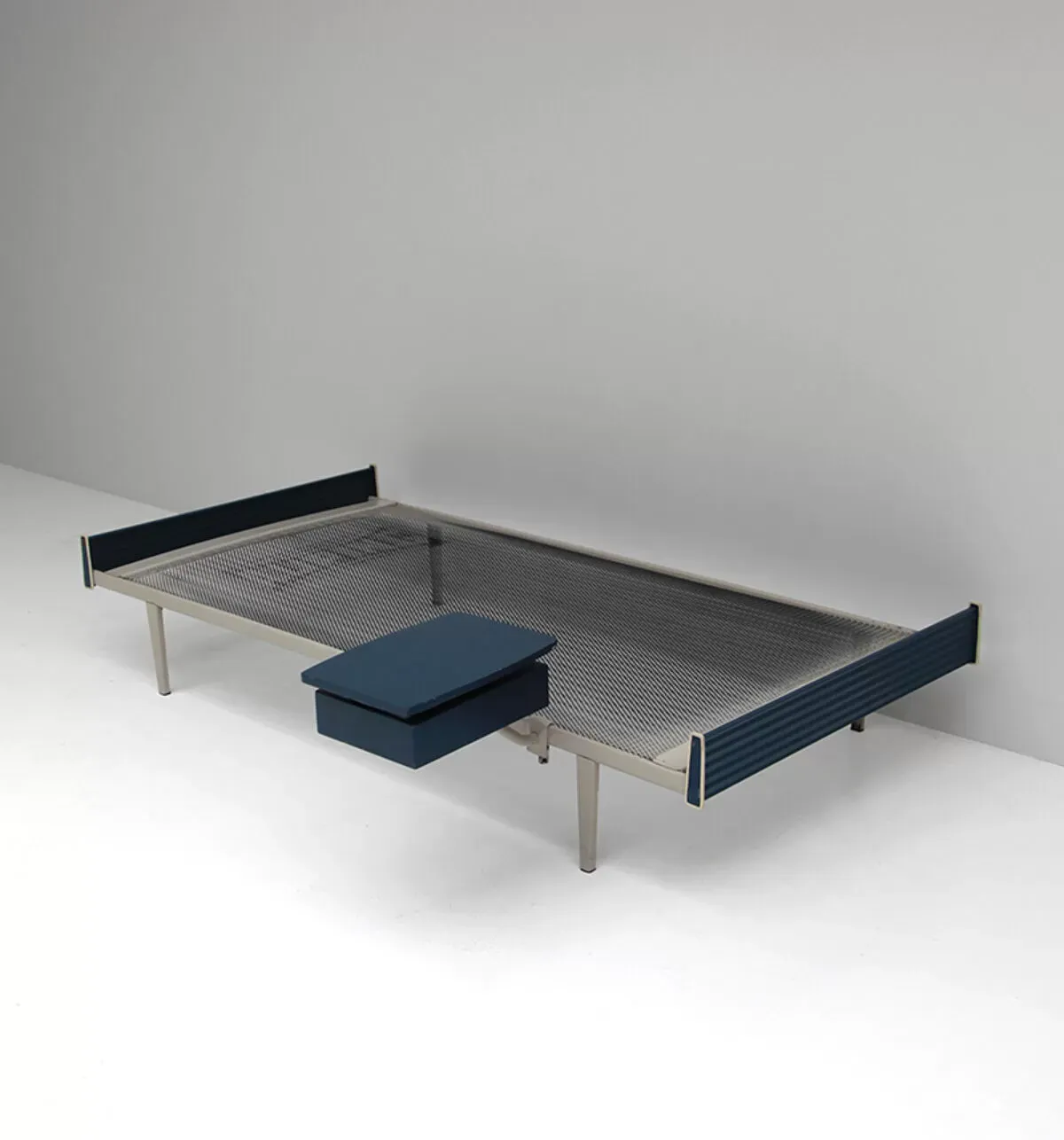 Illustration numéro 4 du produit Lit Dick Cornemeijer années 60