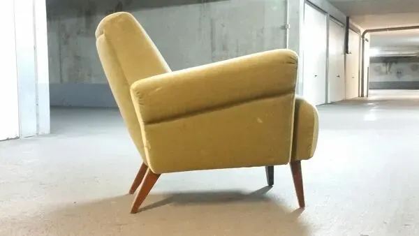 Illustration numéro 4 du produit Fauteuil club années 50 60 déjà restauré