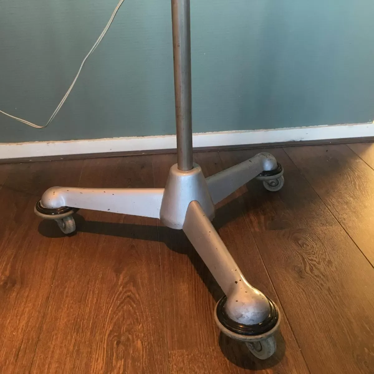 Illustration numéro 4 du produit Lamppost anglepoise vintage with wheels of ASEA 1950 s