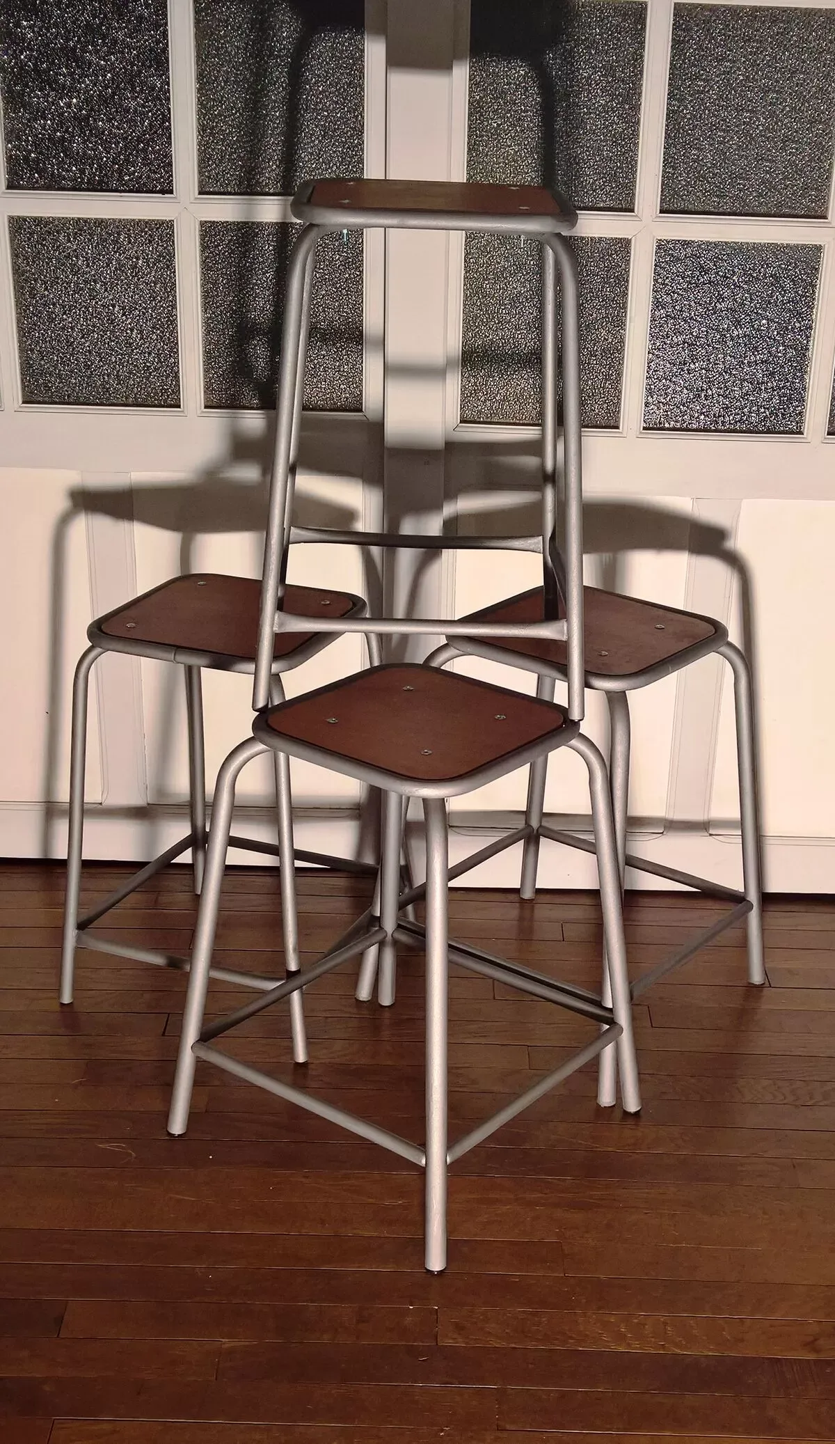 Illustration numéro 4 du produit Tabouret d'atelier vintage