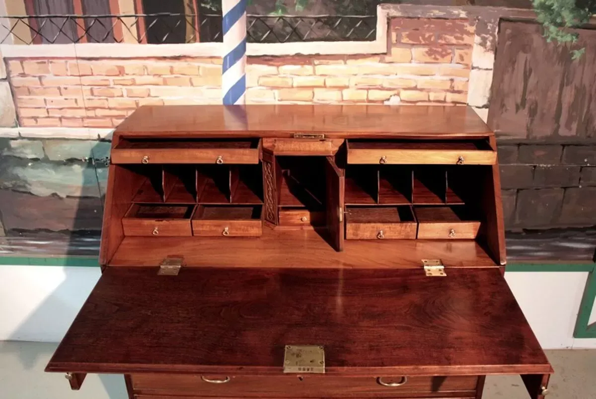 Illustration numéro 4 du produit Commode scribanne en acajou Angleterre XIXe