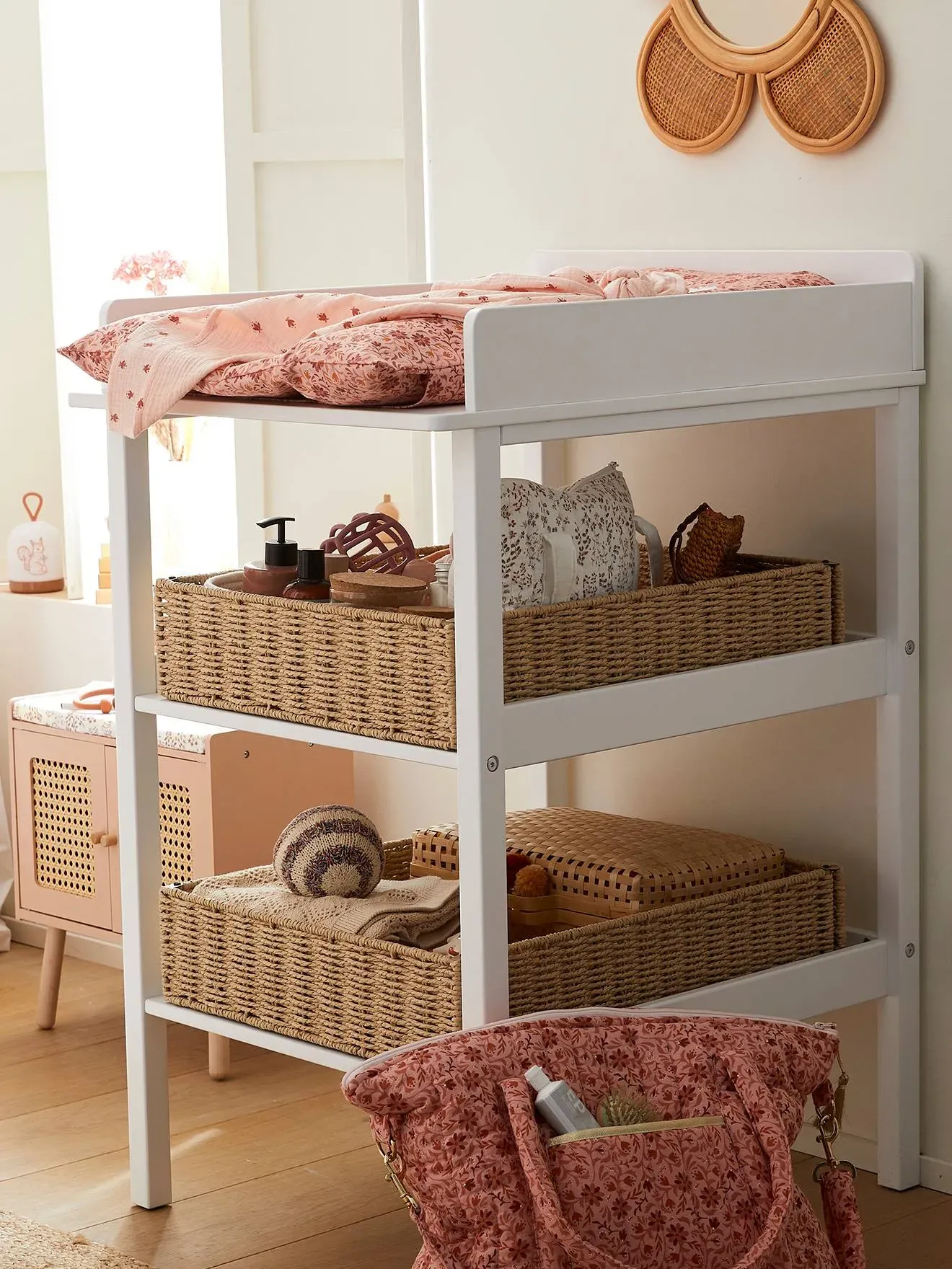 Illustration numéro 4 du produit Panier de rangement pour table à lange en corde de papier beige