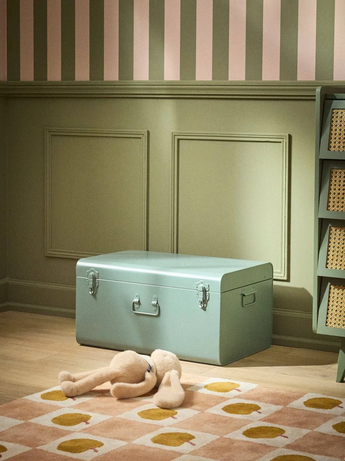 Illustration numéro 4 du produit Coffre De Rangement En Métal Vert Fonce