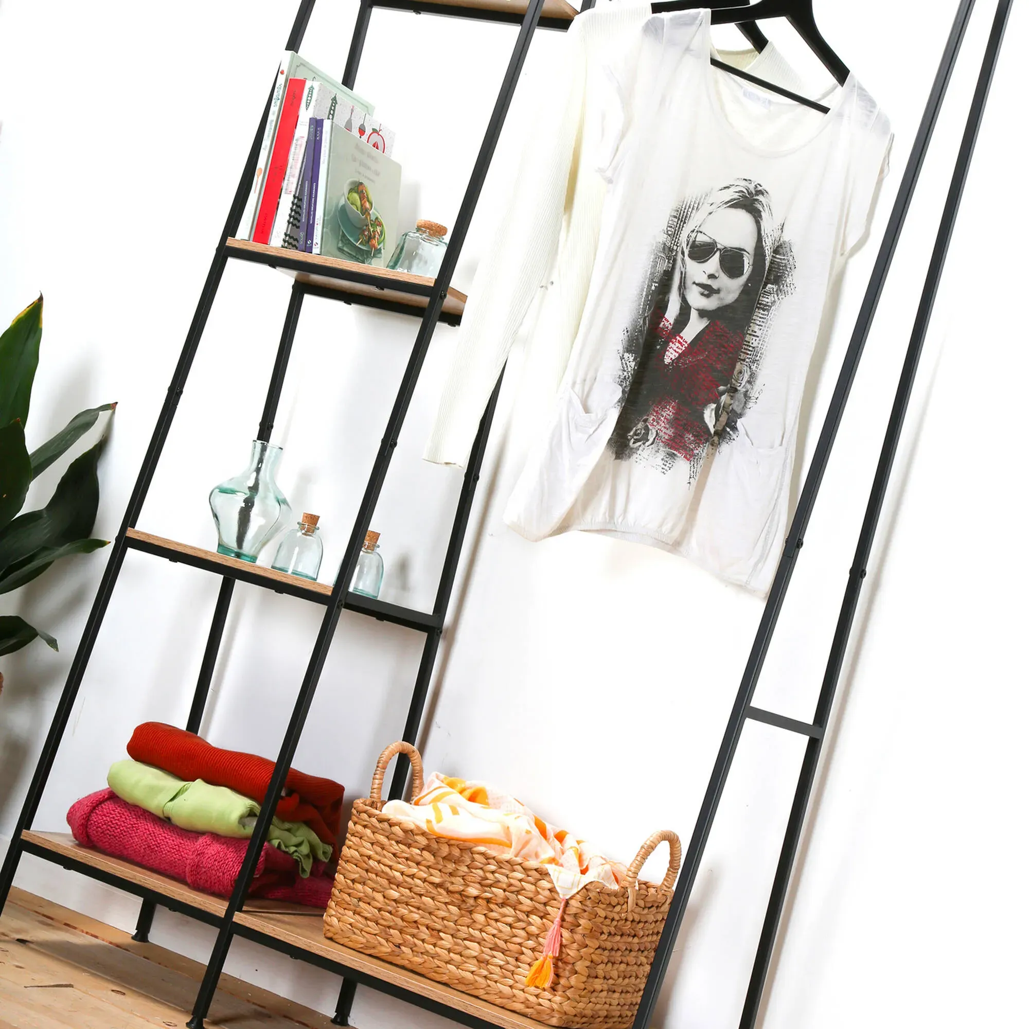 Illustration numéro 5 du produit Penderie Stockies Style Industriel - 4 Étagères, 1 Tablette - Blancheporte