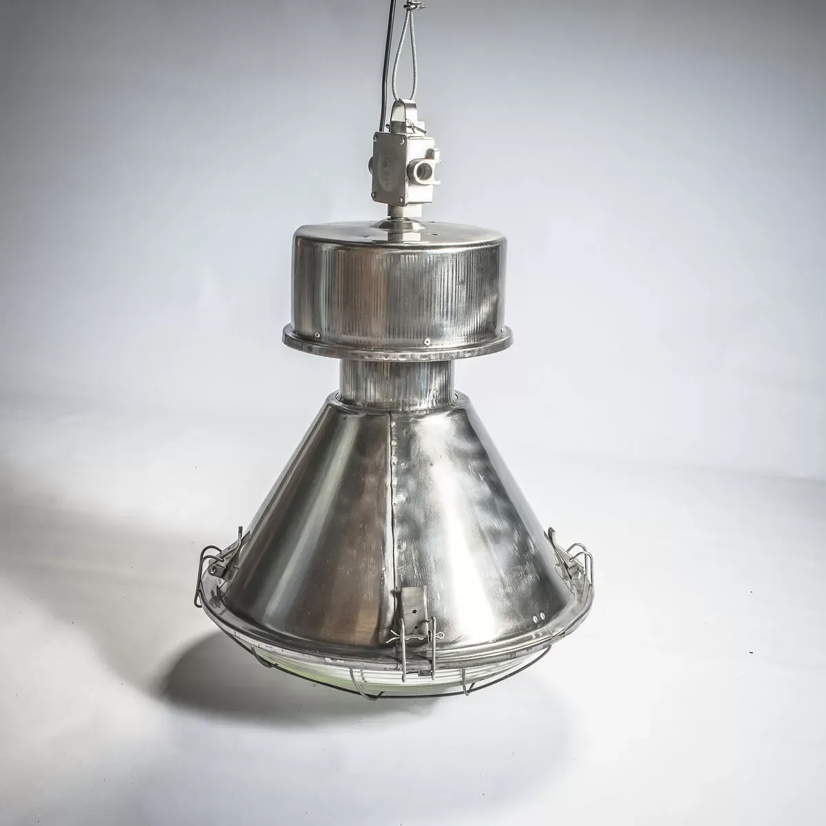 Illustration numéro 5 du produit Lampe industrielle