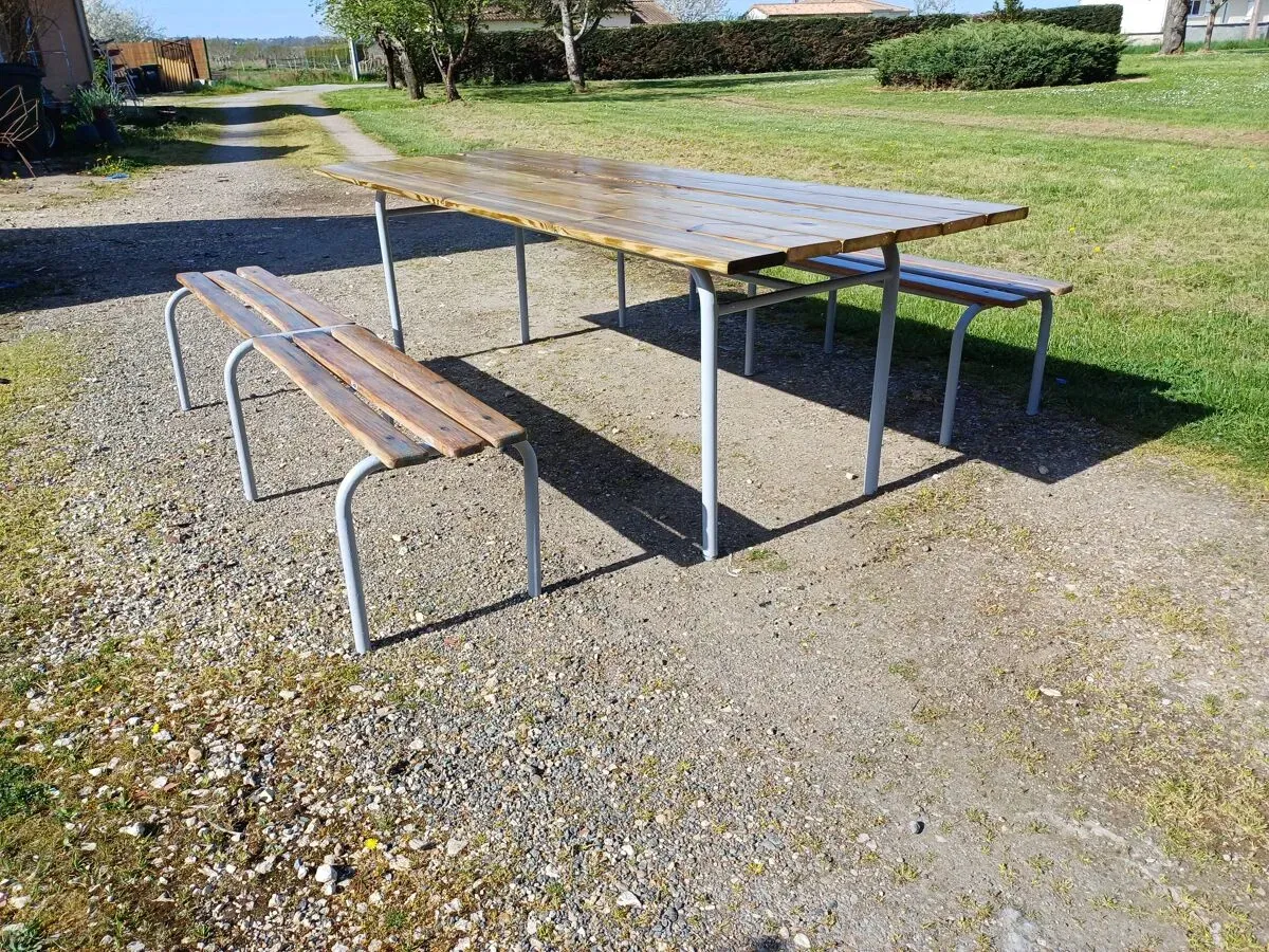 Illustration numéro 5 du produit Table Industrielle ou de Collectivité avec Bancs